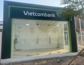 Công trình thi công cửa kính cường lực cho ATM Vietcombank