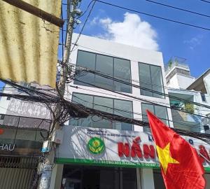 Vách kính cường lực 2025